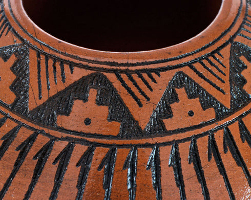 Kokopelli Navajo Hand Crafted Pottery By Artist Watchman AX129343